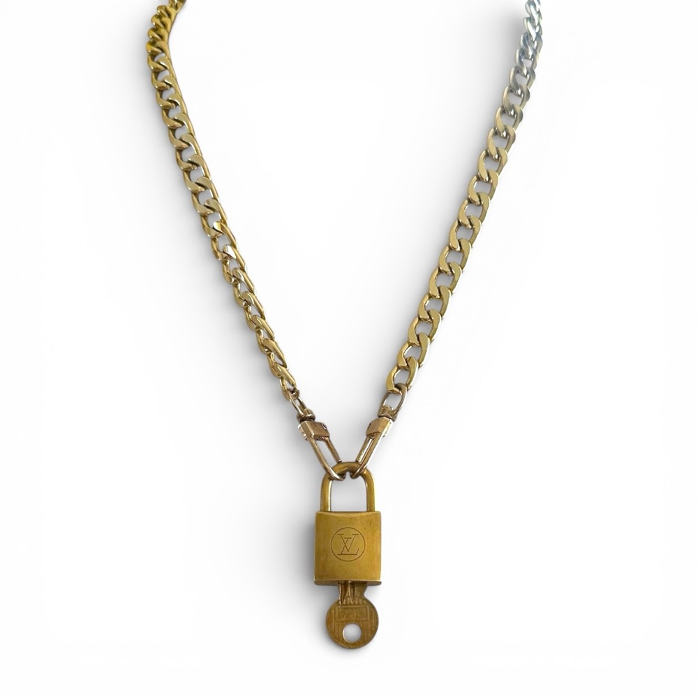 Rare 223 Louis Vuitton Brass Padlock Pendant Necklace with Chain - Picture 3 of 11
